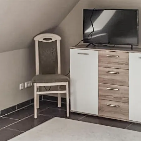2 Bedroom Cozy In Krakow Am Appartamento